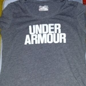 Women's size sm under armor t shirt